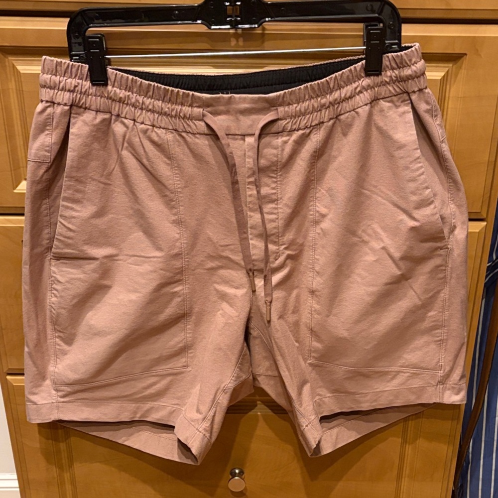 Lululemon Casual Drawstring Shorts in Dusty Rose - Large